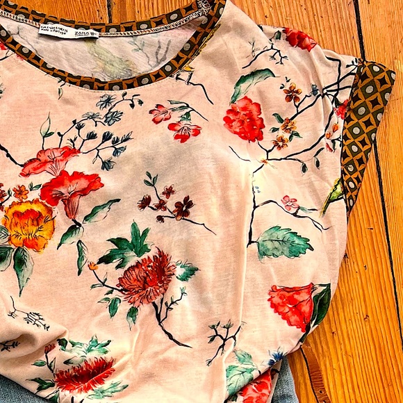 Gorgeous ZARA COLLECTION Top - Size Small - Picture 10 of 11